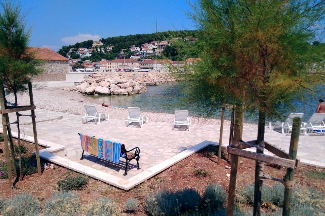 Apartments With A Parking Space Jelsa, Hvar - 8713 Jelsa  Εξωτερικό φωτογραφία