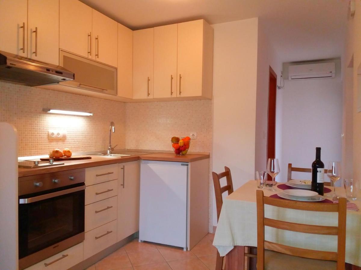 Apartments With A Parking Space Jelsa, Hvar - 8713 Jelsa  Εξωτερικό φωτογραφία