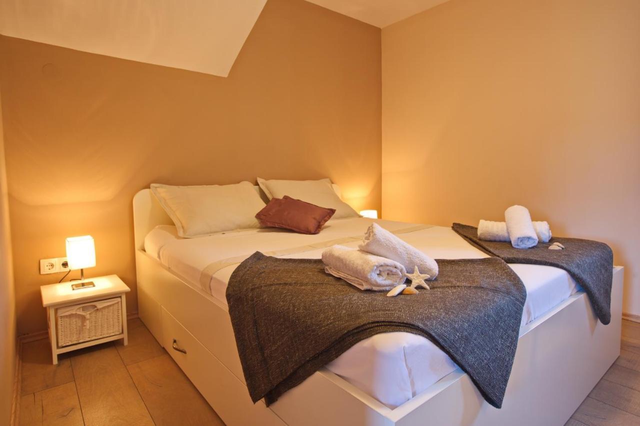 Apartments With A Parking Space Jelsa, Hvar - 8713 Jelsa  Εξωτερικό φωτογραφία