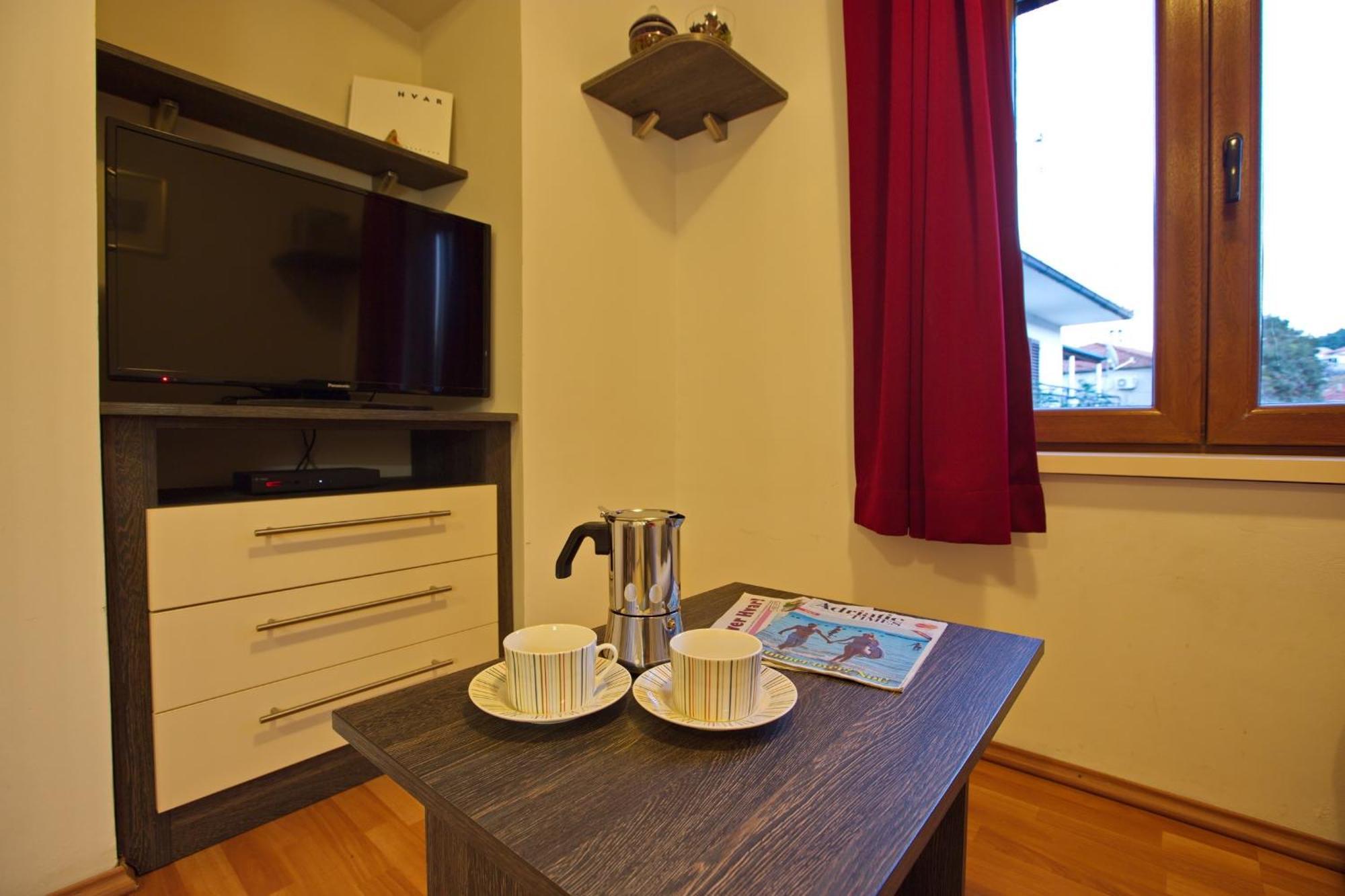 Apartments With A Parking Space Jelsa, Hvar - 8713 Jelsa  Δωμάτιο φωτογραφία
